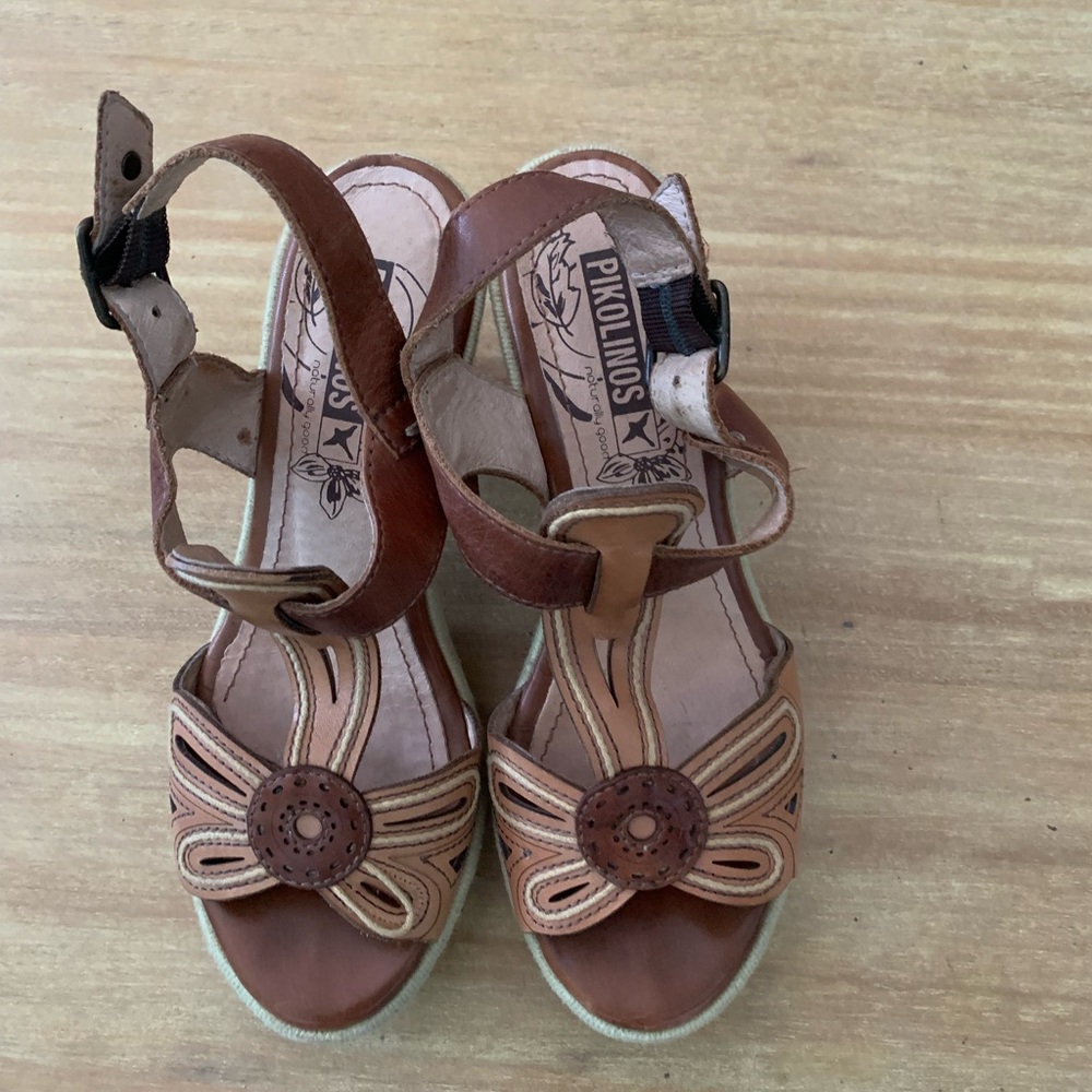 PIKOLINOS Tan Leather Floral Detail Sandals